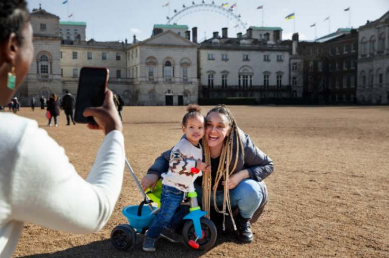 UK Dependent Visa Support for Spouse, Child, and Family Settlement